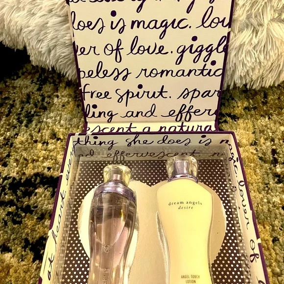 Victoria’s Secret Dream Angels Desire set - Picture 2 of 5